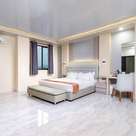 Grand Valonia Hotel Jember Exterior photo
