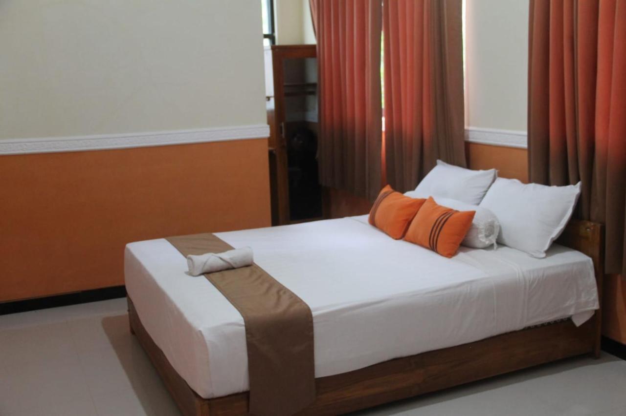Grand Valonia Hotel Jember Exterior photo