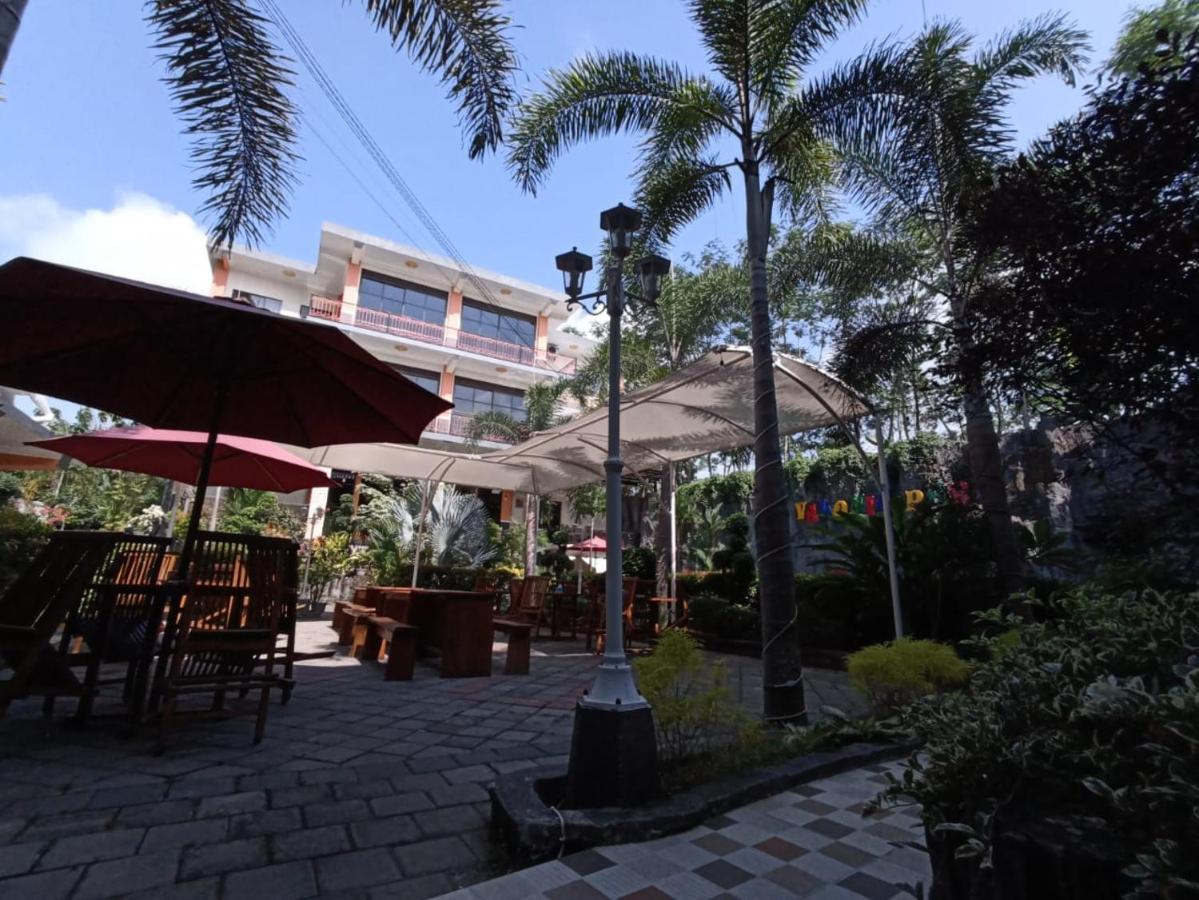 Grand Valonia Hotel Jember Exterior photo