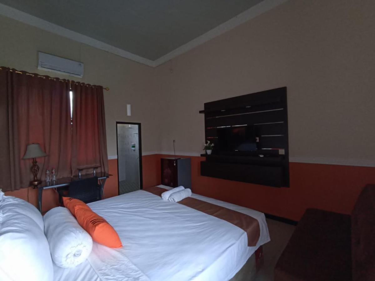 Grand Valonia Hotel Jember Exterior photo